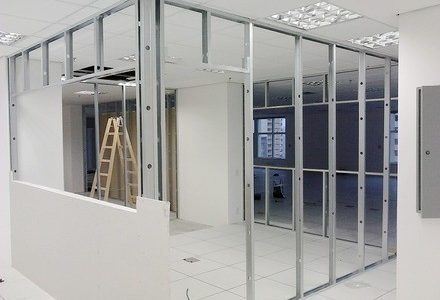 Como instalar uma divisória de drywall: um guia passo a passo