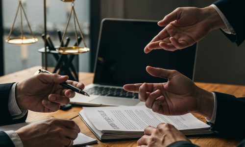 Como Encontrar um Advogado pelo 102 Busca e o que Avaliar antes de Ligar: Guia de Assessoria Jurídica no Brasil